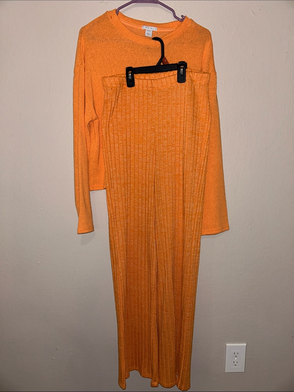 Two piece - Picture 2 of 4